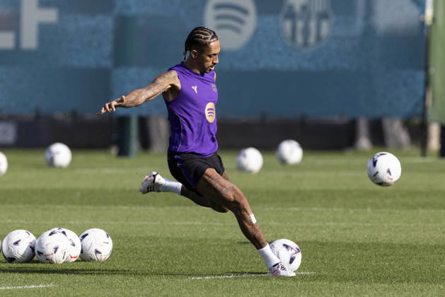 October 16, 2026, Sant Joan Despi, Barcelona, Spain: Raphinha during the training day of FC Barcelona, Barca ahead the Spanish League, Laliga EA Sports, football match against Real Betis at Ciudad Esportiva Joan Gamper on October 16, 2026 in Sant Joan Despi, Barcelona, Spain. FC Barcelona Training And press conference, PK, Pressekonferenz - LaLiga EA Sports - ZUMAa181 20261016_zaa_a181_043 Copyright: xJavierxBorregox