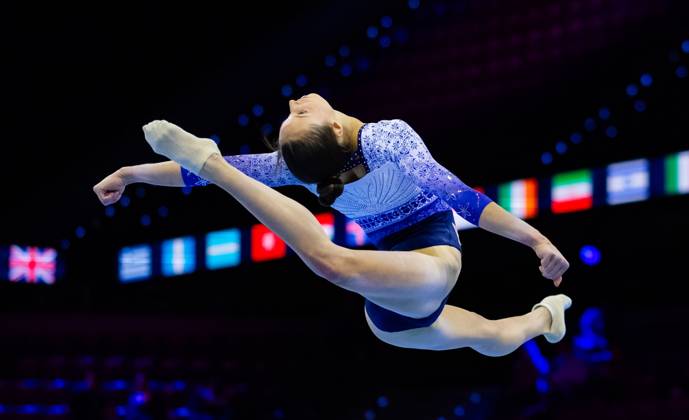 ROTTERDAM - Naomi Visser during podium training at the World Gymnastics Championships in Ahoy Rotterdam. IRIS VAN DEN BROEK ANP xVIxANPxSportx xxANPxIVx 572627293 originalFilename: 572627293.jpg