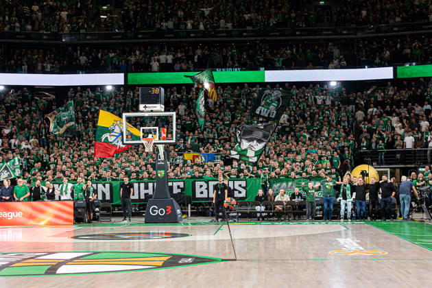 Zalgiris Kaunas vs Anadolu Efes Istanbul - EuroLeague Zalgiris Kaunas supporters during the EuroLeague basketball match between Zalgiris Kaunas and Anadolu Efes Istanbul at Zalgiris Arena in Kaunas, Lithuania. Kaunas Kaunas Lithuania