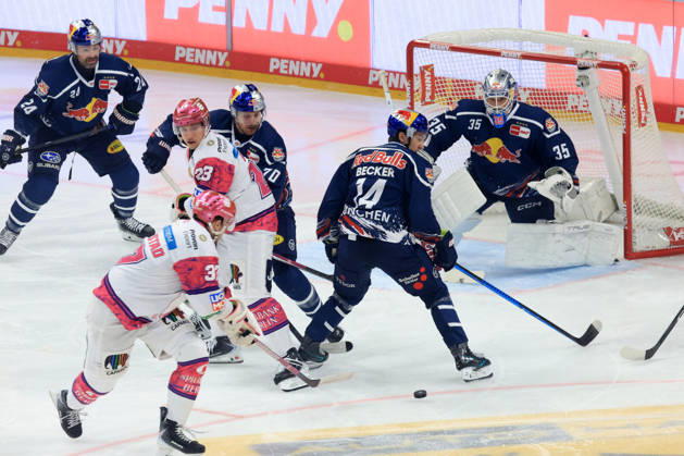 October 16, 2026, DEU, GER, Ice Hockey, Matchday 9, 2026–27 Season, Berlin, Eisbären Berlin vs. RB Munich Markus Vikingstad, Eisbären Berlin 37; Rihards Griva, Eisbären Berlin 23; Mathias Niederberger, Red Bull Munich 35; Luis Becker, Red Bull Munich 14; Maximilian Daubner, Red Bull Munich 70, RYAN MURPHY, Red Bull Munich 24, nordphoto GmbH, Engler Berlin, Uber Arena Berlin, Germany Copyright: xNordphotox xEnglerx