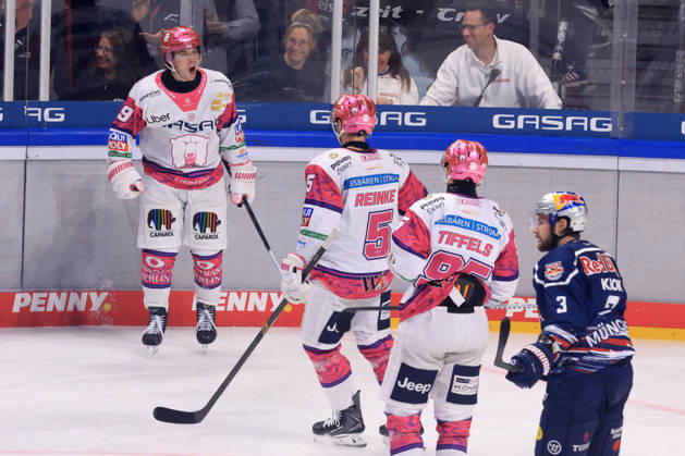October 16, 2026, DEU, GER, Ice Hockey, Matchday 9, 2026–27 Season, Berlin, Eisbären Berlin vs. RB Munich 1–0 (goal by Ty Ronning), Eisbären Berlin 9, celebration, cheering, joy, happiness, happy, positive emotions, nordphoto GmbH Engler Berlin Uber Arena Berlin Germany Copyright: xNordphotox xEnglerx