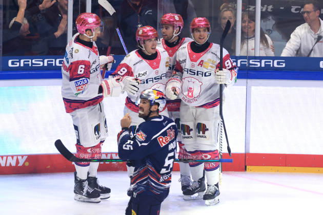 October 16, 2026, DEU, GER, Ice Hockey, Matchday 9, 2026–27 Season, Berlin, Eisbären Berlin vs. RB Munich 1–0 (goal by Ty Ronning), Eisbären Berlin 9, Celebration, cheering, joy, happiness, happy, positive emotions, Eisbären players circle, FABIO WAGNER, Red Bull Munich, 55, nordphoto GmbH, Engler Berlin, Uber Arena Berlin, Germany Copyright: xNordphotox xEnglerx