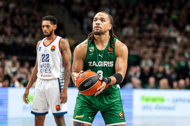 Zalgiris Kaunas vs Anadolu Efes Istanbul - EuroLeague CARSEN EDWARDS shoots a free throw during the EuroLeague basketball match between Zalgiris Kaunas and Anadolu Efes Istanbul at Zalgiris Arena in Kaunas, Lithuania. Kaunas Kaunas Lithuania