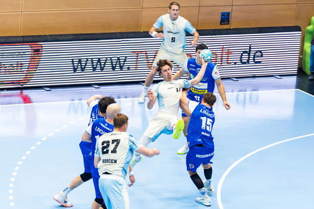 October 16, 2026, GER, Handball, Men, Season 26–27, Opel 1st Division, Matchday 9, ThSV Eisenach vs. VfL Gummersbach, Mathis Haeseler (VfL Gummersbach), David More (ThSV Eisenach), 15 99817 Eisenach, Werner Assmann, Halle am Sportpark, Thuringia, Germany