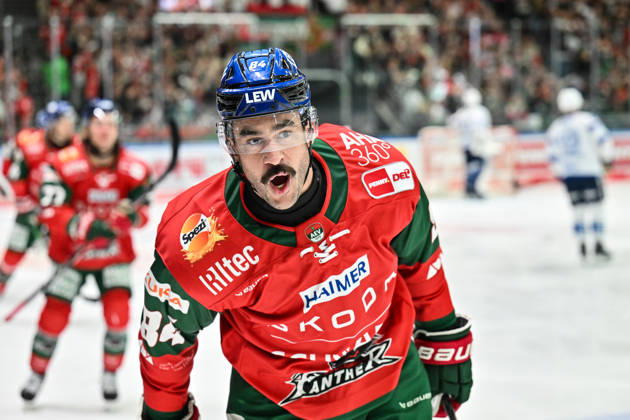 Penny DEL: Augsburger Panther vs. Adler Mannheim, October 16, 2026, AUGSBURG, GERMANY OCTOBER 16 The Panthers celebrate after Trevor PARKES scores the 1–0 goal. Augsburger Panther 84 Goal Scorer Joy Happy during the Penny DEL match between the Augsburger Panther and the Adler Mannheim on Matchday 9 at the Curt Frenzel Stadium Copyright: xBEAUTIFULxSPORTS Goldbergx