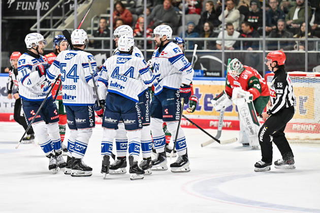 Penny DEL: Augsburger Panther vs. Adler Mannheim, October 16, 2026, AUGSBURG, GERMANY, October 16: The visiting fans celebrate after Maximilian HEIM of Adler Mannheim scores the 1–1 goal. Goal scorer joy during the Penny DEL match between the Augsburger Panther and Adler Mannheim on Matchday 9 at Curt Frenzel Stadium. Copyright: xBEAUTIFULxSPORTS Goldbergx