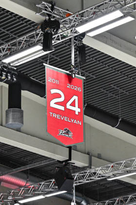 Penny DEL Augsburger Panther vs. Adler Mannheim, October 16, 2026, AUGSBURG, GERMANY, OCTOBER 16. Pictured: T. J. Trevelyan, number 24, under the arena roof during the Penny DEL game between the Augsburger Panther and the Adler Mannheim on Matchday 9 at Curt Frenzel Stadium. Copyright: xBEAUTIFULxSPORTS Goldbergx