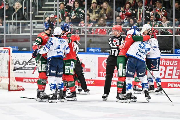 Penny DEL: Augsburger Panther vs. Adler Mannheim, October 16, 2026 AUGSBURG, GERMANY October 16: A heated first period during the Penny DEL game between the Augsburger Panther and the Adler Mannheim on Matchday 9 at Curt Frenzel Stadium Copyright: xBEAUTIFULxSPORTS Goldbergx