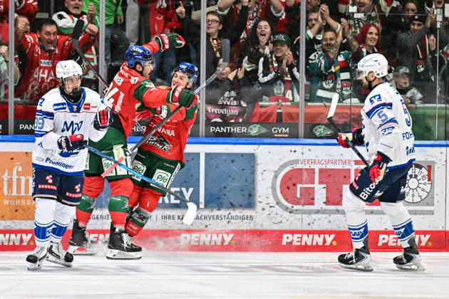 Penny DEL: Augsburger Panther vs. Adler Mannheim, October 16, 2026, AUGSBURG, GERMANY OCTOBER 16 The Panthers celebrate after Trevor PARKES scores the 1–0 goal. Augsburger Panther 84 Goal Scorer Joy Happy during the Penny DEL match between the Augsburger Panther and the Adler Mannheim on Matchday 9 at the Curt Frenzel Stadium Copyright: xBEAUTIFULxSPORTS Goldbergx