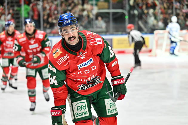 Penny DEL: Augsburger Panther vs. Adler Mannheim, October 16, 2026, AUGSBURG, GERMANY OCTOBER 16 The Panthers celebrate after Trevor PARKES scores the 1–0 goal. Augsburger Panther 84 Goal Scorer Joy Happy during the Penny DEL match between the Augsburger Panther and the Adler Mannheim on Matchday 9 at the Curt Frenzel Stadium Copyright: xBEAUTIFULxSPORTS Goldbergx