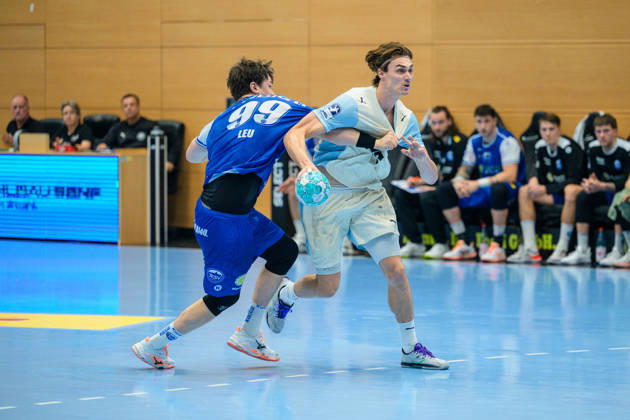 Miro Schluroff, VfL Gummersbach, 15; Tillman Leu, ThSV Eisenach, 99 GER; ThSV Eisenach vs. VfL Gummersbach, 1st Opel Handball Bundesliga, Handball, Matchday 9, 2026–2027 Season, 8:00 p.m., October 16, 2026 GER, ThSV Eisenach vs. VfL Gummersbach, 1st Opel Handball Bundesliga, Handball, Matchday 9, 2026–2027 season, 8:00 p.m., October 16, 2026, Eisenach Copyright: xMartinxHerbstx