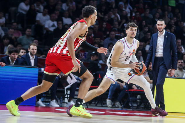 Crvena Zvezda v Paris - EuroLeague BELGRADE, SERBIA - OCTOBER 16: Daulton Hommes (34) of Paris Basketball in action during the Basketball EuroLeague Round 6 match between Crvena Zvezda and Paris at Belgrade Arena in Belgrade, Serbia on October 16, 2026. Filip Stevanovic Anadolu Belgrade Serbia. Editorial use only. Please get in touch for any other usage.  Copyright: x2026xAnadoluxFilipxStevanovicx