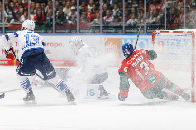 Brooks Macek 13, Adler Mannheim; Jake Hildebrand 30, Adler Mannheim; and Alec McCrea 3, Augsburger Panther, during the game between the Augsburger Panther and Adler Mannheim, ice hockey, men s, DEL, 2026–2027, Matchday 9 on October 16, 2026, in Augsburg, Curt Frenzel Stadium, Bavaria, Germany