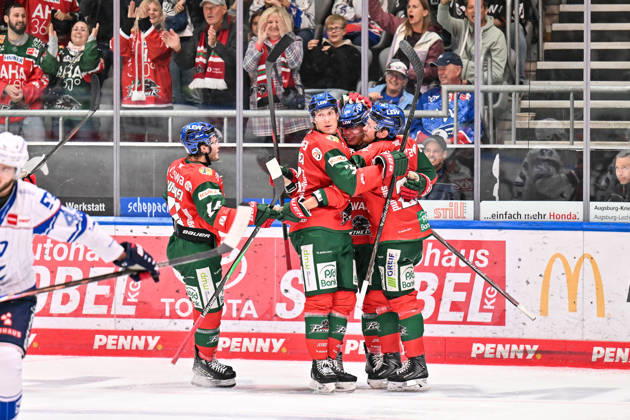 Penny DEL Augsburg Panthers vs. Adler Mannheim, October 16, 2026, AUGSBURG, GERMANY OCTOBER 16 The Panthers celebrate after Philipp KRAUß scores the 3–3 goal. Augsburg Panthers 20 Goal Scorers Joy Happy during the Penny DEL match between the Augsburg Panthers and Adler Mannheim on Matchday 9 at the Curt Frenzel Stadium Copyright: xBEAUTIFULxSPORTS Goldbergx
