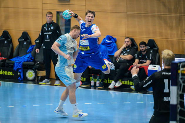 Oskar Joelsson, ThSV Eisenach, 03; Kristjan Horzen, VfL Gummersbach, 27; Bertram Obling, VfL Gummersbach, 16 GER, ThSV Eisenach vs. VfL Gummersbach, 1st Opel Handball Bundesliga, Handball, Matchday 9, 2026–2027 season, 8:00 p.m., October 16, 2026 GER, ThSV Eisenach vs. VfL Gummersbach, 1st Opel Handball Bundesliga, Handball, Matchday 9, 2026–2027 season, 8:00 p.m., October 16, 2026, Eisenach Copyright: xMartinxHerbstx
