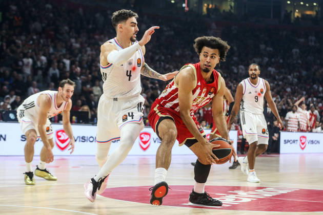 Crvena Zvezda v Paris - EuroLeague BELGRADE, SERBIA - OCTOBER 16: Semi Ojeleye (37) of Crvena Zvezda in action against Leopold Cavaliere (4) of Paris basketball during the Basketball EuroLeague Round 6 match between Crvena Zvezda and Paris at Belgrade Arena in Belgrade, Serbia on October 16, 2026. Filip Stevanovic Anadolu Belgrade Serbia. Editorial use only. Please get in touch for any other usage.  Copyright: x2026xAnadoluxFilipxStevanovicx