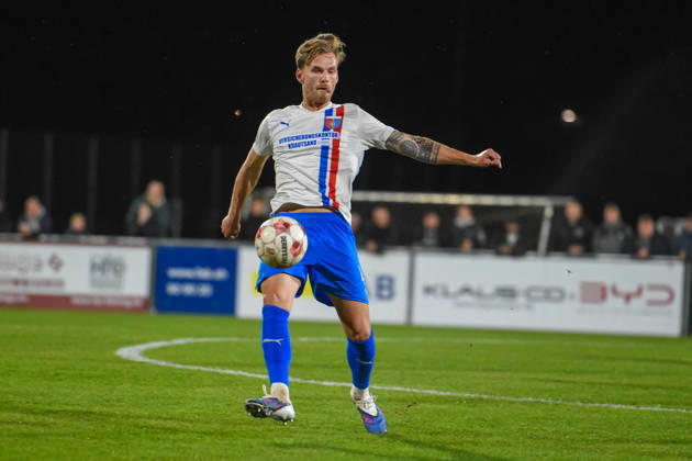 Soccer I Men s Team I 2026–2027 Season I Regionalliga Nord I Matchday 14 I SC Weiche Flensburg 08 vs. SV Drochtersen Assel I October 16, 2026 Luca Falk Menke 4, SV Drochtersen Assel Copyright: xLobeca JanxKirschnerx