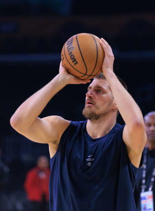 October 16, 2026, Los Angeles, California, USA: Nikola Jokic 15 of the Denver Nuggets during warmups before a preseason NBA, Basketball Herren, USA game against the Los Angeles Lakers on Friday October 16, 2026 at Crypto.com Arena in Los Angeles, California. JAVIER ROJAS PI Lakers Vs. Nuggets - Preseason  - ZUMAp124 20261016_zaa_p124_003 Copyright: xJavierxRojasx