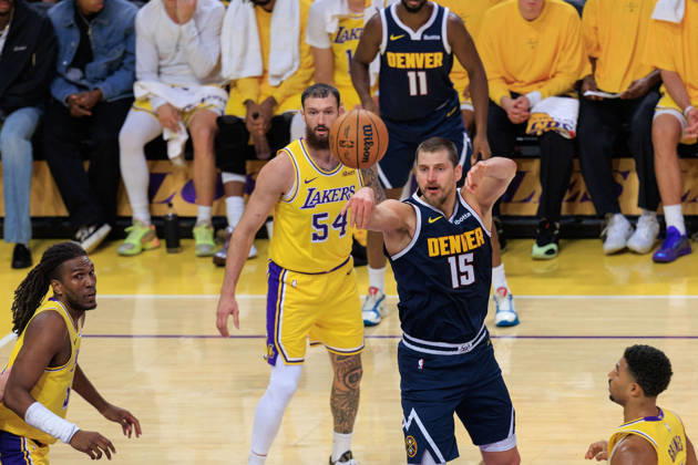 October 16, 2026, Los Angeles, California, USA: Nikola Jokic 15 of the Denver Nuggets passes the ball during a preseason NBA, Basketball Herren, USA game against the Denver Nuggets on Friday October 16, 2026 at Crypto.com Arena in Los Angeles, California. Lakers lose to Nuggets, 106-121. JAVIER ROJAS PI Lakers Vs. Nuggets - Preseason  - ZUMAp124 20261016_zaa_p124_051 Copyright: xJavierxRojasx