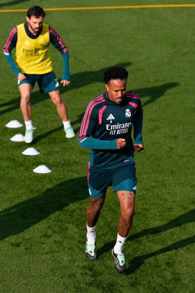 October 17, 2026, Valdebebas, Madrid, Spain: Eder Militao during the training day of Real Madrid ahead the Spanish League, LaLiga EA Sports, football match against Sevilla FC at Ciudad Deportiva Real Madrid on October 17, 2026, in Valdebebas, Madrid, Spain. Real Madrid Training And press conference, PK, Pressekonferenz - LaLiga Ea Sports - ZUMAa181 20261017_zaa_a181_078 Copyright: xDennisxAgyemanx