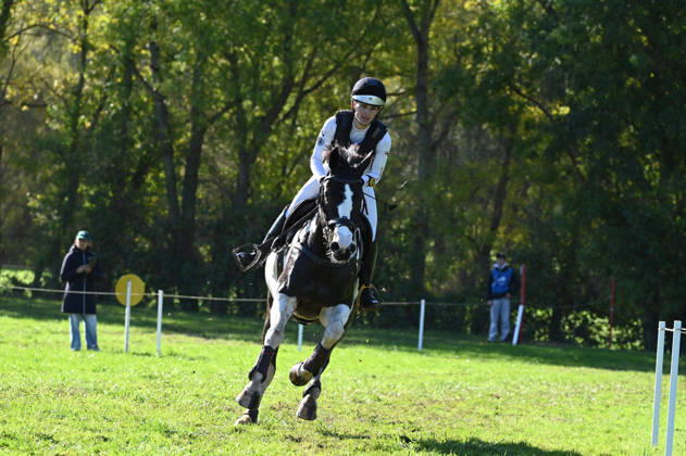 MONDIAL DU LION 2026 - CROSS COUNTRY LE LION-D ANGERS, FRANCE - OCTOBER 17, 2026 : Jasmine Fordham riding Capture 2 during the cross-country competition at the Mondial du Lion 2026, FEI WBFSH Eventing World Breeding Championship for Young Horses. Le Lion-d AngersFrance  Copyright: xEmilienxJousselinx