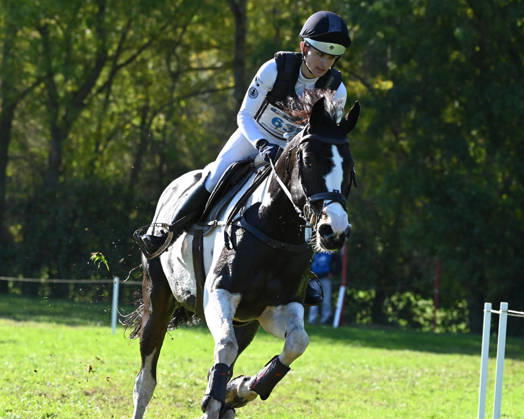 MONDIAL DU LION 2026 - CROSS COUNTRY LE LION-D ANGERS, FRANCE - OCTOBER 17, 2026 : Jasmine Fordham riding Capture 2 during the cross-country competition at the Mondial du Lion 2026, FEI WBFSH Eventing World Breeding Championship for Young Horses. Le Lion-d AngersFrance  Copyright: xEmilienxJousselinx