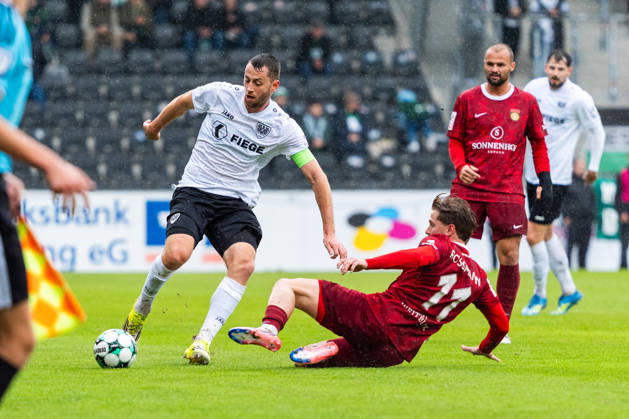3rd Division: SG Sonnenhof Großaspach vs. SC Preußen Münster, October 17, 2026, Aspach, GERMANY. October 17, 2026: Tim Rossmann (SG Sonnenhof Großaspach) and Louis Kolbe (SC Preußen Münster) in a tackle, 2 during the match between SG Sonnenhof Großaspach and SC Preußen Münster on Matchday 10 of the 3. Liga at the WIRmachenDRUCK Arena Copyright: xBEAUTIFULxSPORTS Steinx