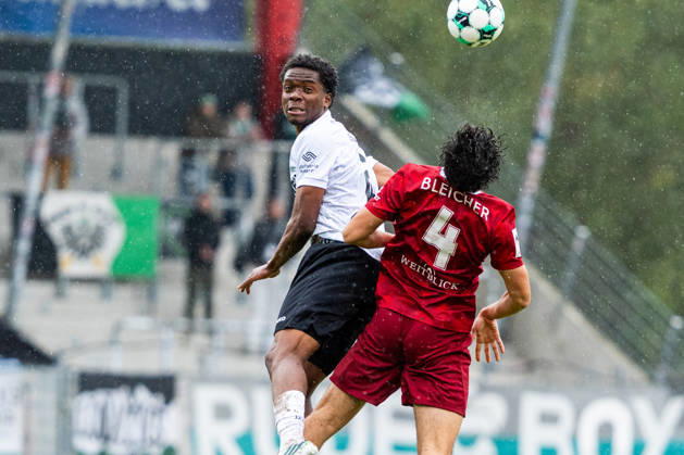 3rd Division: SG Sonnenhof Großaspach vs. SC Preußen Münster, October 17, 2026, Aspach, GERMANY. October 17, 2026. Franz Xaver Bleicher, SG Sonnenhof Großaspach, 4 in a header duel with Antonio Tikvic of SC Preußen Münster, 4 during the match between SG Sonnenhof Großaspach and SC Preußen Münster on Matchday 10 of the 3. Liga at the WIRmachenDRUCK Arena Copyright: xBEAUTIFULxSPORTS Steinx