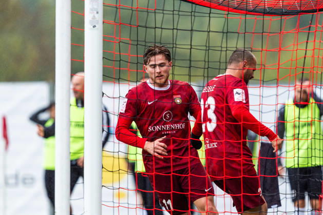 3rd Division: SG Sonnenhof Großaspach vs. SC Preußen Münster, October 17, 2026, Aspach, GERMANY October 17, 2026 Tim Rossmann of SG Sonnenhof Großaspach, No. 11, after scoring his 2-1 goal during the match between SG Sonnenhof Großaspach and SC Preußen Münster on Matchday 10 of the 3. Liga at the WIRmachenDRUCK Arena Copyright: xBEAUTIFULxSPORTS Steinx