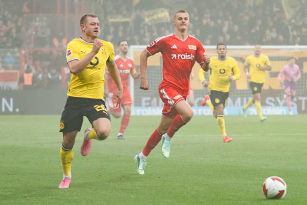 Germany 1 Bundesliga 2026–2027: Union Berlin vs. Borussia Dortmund, Matchday 6, October 17, 2026, Stadion an der Alten Försterei, Berlin; Julian Ryerson (Borussia Dortmund), 26; Tom Rothe (Union Berlin), 15 Copyright: xCelinaxLeiersx