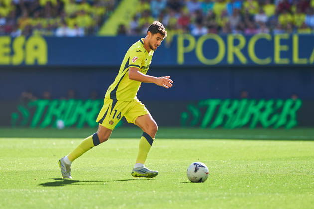 Santi Comesana of Villarreal CF during the LaLiga EA Sports match between Villarreal CF and Elche CF at Estadio de la Cerámica on October 17, 2026, in Villarreal, Spain
