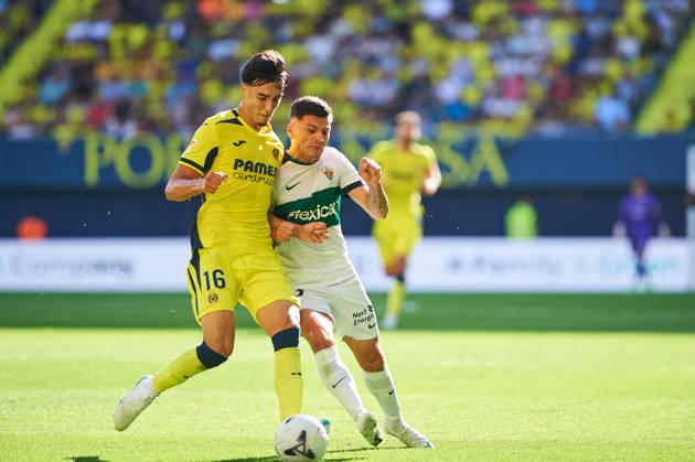 Carlos Macia of Villarreal CF and Lucas Cepeda of Elche CF during the LaLiga EA Sports match between Villarreal CF and Elche CF at Estadio de la Cerámica on October 17, 2026, in Villarreal, Spain