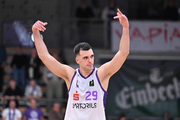 BG Göttingen vs. Nürnberg Falcons, 17-10, 2026, Göttingen Basketball, 2. Bundesliga, ProA, BG Göttingen vs. Nürnberg Falcons, Matchday 5, Sparkassen Arena, Omar Pajic, BG Göttingen celebrates, Göttingen, Lower Saxony, Germany