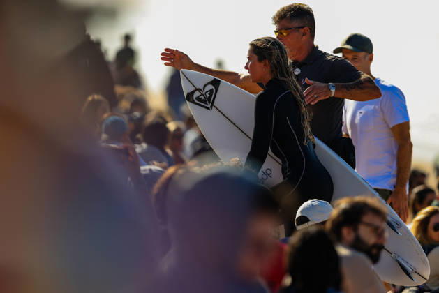 Meo Rip Curl Pro Portugal - Quarter Finals Francisca Veselko of Portugal is seen during the Meo Rip Curl Pro Portugal at Praia dos Supertubos in Peniche, Portugal, on October 17, 2026.  Copyright: xJoaoxRicox originalFilename:rico-meoripcu261017_npXTw.jpg