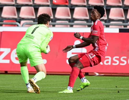 October 17, 2026 xkhx Kassel, Auestadion, Regionalliga Südwest, 2026–2027 season, KSV Hessen Kassel vs. VfR Mannheim, Goalkeeper David Nreca Bisinger, VfR Mannheim vs. Phinees Bonianga 11, Hessen Kassel