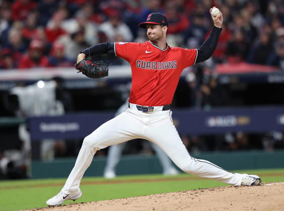 Cleveland Guardians pitcher Foster Griffin (22) throws in the second inning against the Tampa Bay Rays during game four of the MLB, Baseball Herren, USA American League Championship Series at Progressive Field in Cleveland, Ohio, on Saturday, October 17, 2026.  CLE20261017707 AARONxJOSEFCZYK