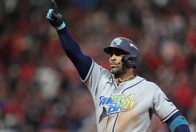 Tampa Bay Rays designated hitter Yandy Diaz (2) celebrates after hitting a two-run home run against the Cleveland Guardians in the ninth inning in game four of the MLB, Baseball Herren, USA American League Championship Series at Progressive Field in Cleveland, Ohio, on Saturday, October 17, 2026.  CLE20261017741 AARONxJOSEFCZYK