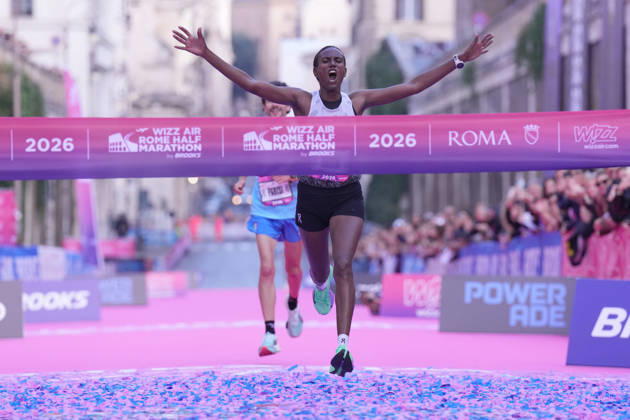 the female winner Desta Netsanet during the 3th edition of the Wizz Air Rome Half Marathon by Brooks 2026 Rome s, Italy - Sunday, October 18, 2026. ( Photo by Alfredo Falcone LaPresse )  Copyright: xAlfredoxFalcone LaPressex