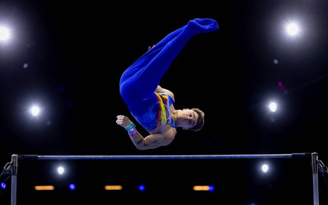 ROTTERDAM - Victor Martinez (BEL) in action during the qualifications at the World Gymnastics Championships in Rotterdam Ahoy. IRIS VAN DEN BROEK ANP xVIxANPxSportx xxANPxIVx 572822295 originalFilename: 572822295.jpg
