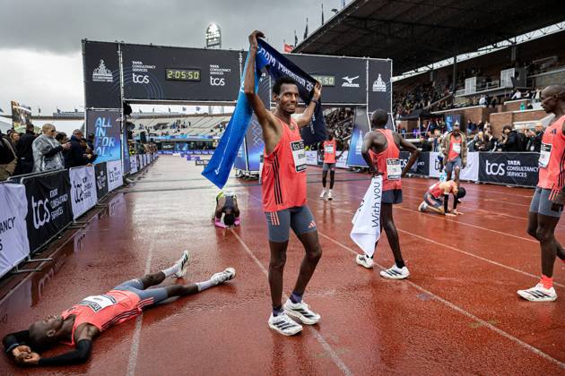 AMSTERDAM - Lemi Berhanu wins the Amsterdam Marathon. ANP RAMON VAN FLYMEN xVIxANPxSportx xxANPxIVx 572823835 originalFilename: 572823835
