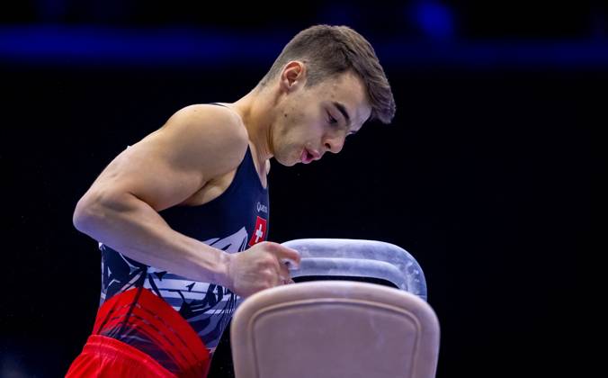 ROTTERDAM - Dominic Tamsel (SUI) in action during the qualifications at the World Gymnastics Championships in Rotterdam Ahoy. IRIS VAN DEN BROEK ANP xVIxANPxSportx xxANPxIVx 572833383 originalFilename: 572833383