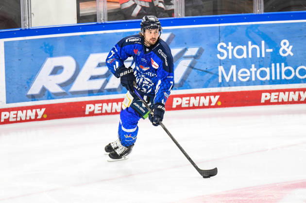Straubing Tigers vs. Grizzlys Wolfsburg, Ice Hockey, German Ice Hockey League, Penny DEL, Matchday 10, 2026–2027 Season, October 18, 2026, Nicolas Beaudin, Straubing Tigers, Men s Ice Hockey, German Ice Hockey League, Penny DEL, Matchday 10, 2026–2027 Season on October 18, 2026, at the Eisstadion am Pulverturm, Straubing Tigers (blue) vs. Grizzlys Wolfsburg (beige)