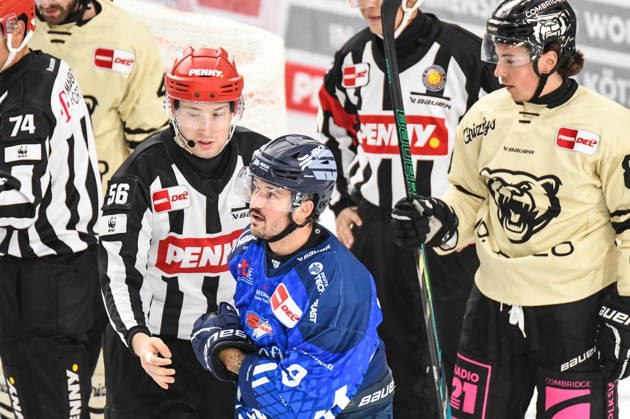 Straubing Tigers vs. Grizzlys Wolfsburg, Ice Hockey, German Ice Hockey League, Penny DEL, Matchday 10, 2026–2027 Season, October 18, 2026; Referees: Yannik Koziol and Stephan Daschner; Straubing Tigers, Men’s Ice Hockey, German Ice Hockey League, Penny DEL, Matchday 10, 2026–2027 season on October 18, 2026, at the Eisstadion am Pulverturm; Straubing Tigers (blue) vs. Grizzlys Wolfsburg (beige)