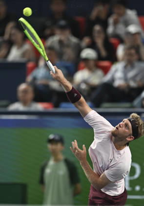 (261018) -- SHANGHAI, Oct. 18, 2026 -- Alejandro Davidovich Fokina of Spain serves during the men s singles final match against Rafael Jodar of Spain at the 2026 ATP, Tennis Herren tour Shanghai Masters tennis tournament in Shanghai, China, Oct. 18, 2026. ) (SP)CHINA-SHANGHAI-TENNIS-SHANGHAI MASTERS-MEN S SINGLES (CN) ChenxHaoming 