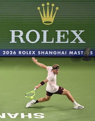 (261018) -- SHANGHAI, Oct. 18, 2026 -- Alejandro Davidovich Fokina of Spain hits a return during the men s singles final match against Rafael Jodar of Spain at the 2026 ATP, Tennis Herren tour Shanghai Masters tennis tournament in Shanghai, China, Oct. 18, 2026. ) (SP)CHINA-SHANGHAI-TENNIS-SHANGHAI MASTERS-MEN S SINGLES (CN) ChenxHaoming 