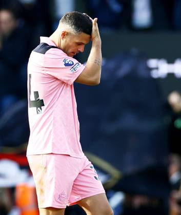 Granit Xhaka of Sunderland looks dejected after his side concede a goal. Bournemouth v Sunderland, Premier League, Football, Vitality Stadium, Bournemouth, UK - 18 Oct 2026Bournemouth Vitality Stadium United Kingdom EDITORIAL USE ONLY No use with unauthorised audio, video, data, fixture lists, club league logos or live services. Online in-match use limited to 120 images, no video emulation. No use in betting, games or single club league player publications. Copyright: xJamesxMarsh Shutterstockx 17222646ah
