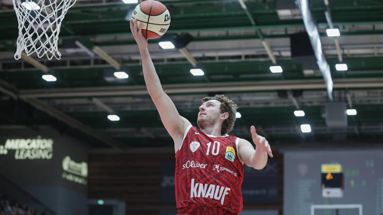 Pictured: Calvin Wishart of the Würzburg Baskets, No. 10, making a layup on October 18, 2026, Fitness First Würzburg Baskets vs. SYNTAINICS MBC, Netto BBL Cup, Round of 16, Germany, 97072, tectake Arena Würzburg, Copyright: HMBxMedia xJulienxBecker