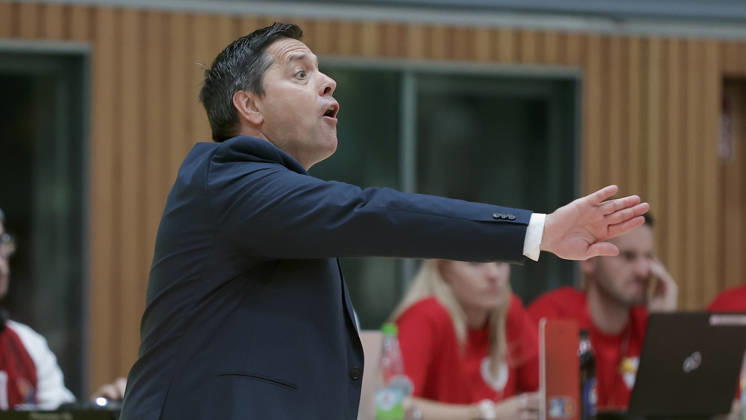 Pictured: Head Coach Sasa Filipovski giving instructions to the Würzburg Baskets on October 18, 2026, Fitness First Würzburg Baskets vs. SYNTAINICS MBC, Netto BBL Cup, Round of 16, Germany, 97072, tectake Arena Würzburg, Copyright: HMBxMedia xJulienxBecker