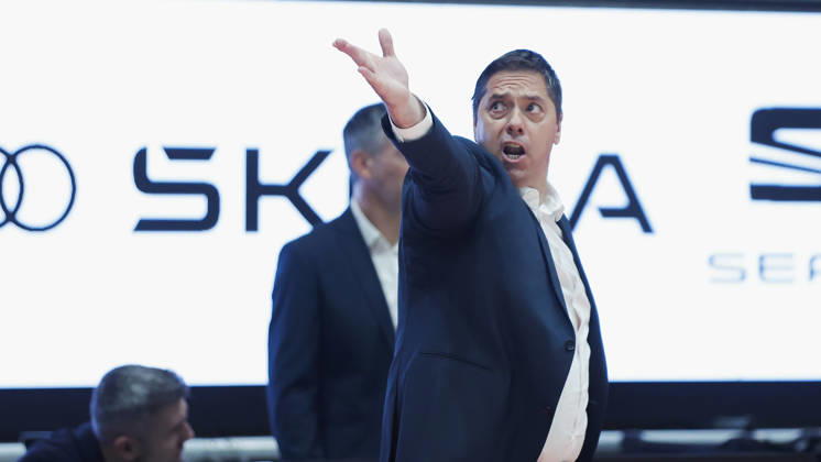 Pictured: Head Coach Sasa Filipovski of the Würzburg Baskets looking excited, October 18, 2026, Fitness First Würzburg Baskets vs. SYNTAINICS MBC, Netto BBL Cup, Round of 16, Germany, 97072, tectake Arena Würzburg, Copyright: HMBxMedia xJulienxBecker