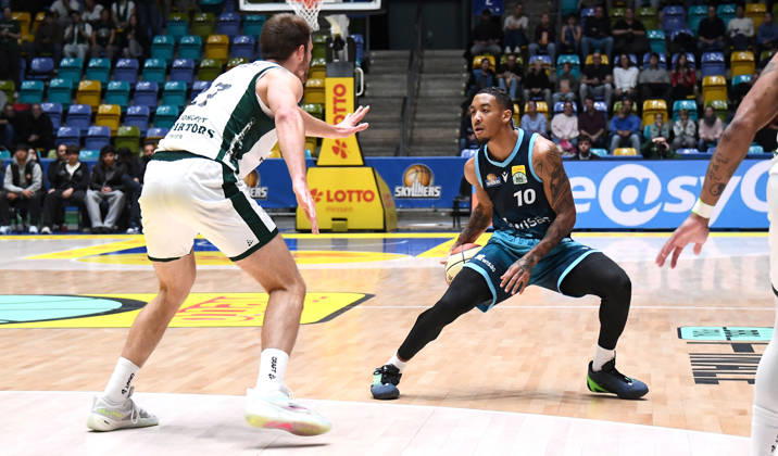 October 18, 2026, xokbx, BBL Basketball Cup, Frankfurt Skyliners vs. VET Concept Gladiators Trier, Judah Mintz (Fraport Skyliners Frankfurt), Moritz Krimmer (Gladiators Trier), one-on-one, duel, dribbling, Frankfurt am Main